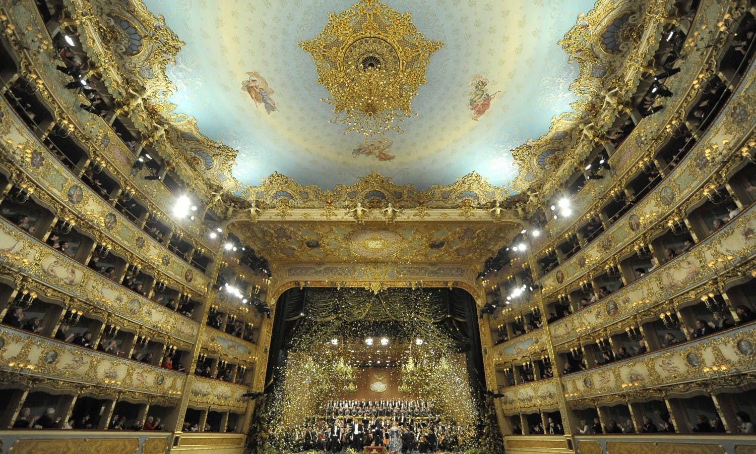 Teater Italia: Lambang Seni, Budaya, dan Keindahan